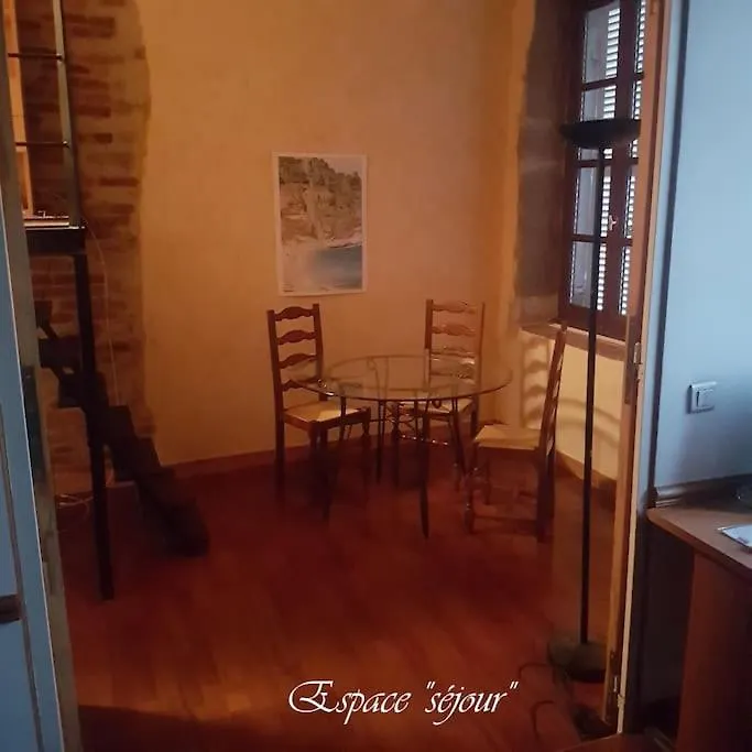 בורג-אן-ברס Semi-Duplex Ancien Hotel Particulier