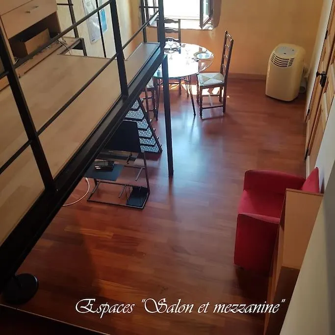 בורג-אן-ברס Semi-Duplex Ancien Hotel Particulier 0*,
